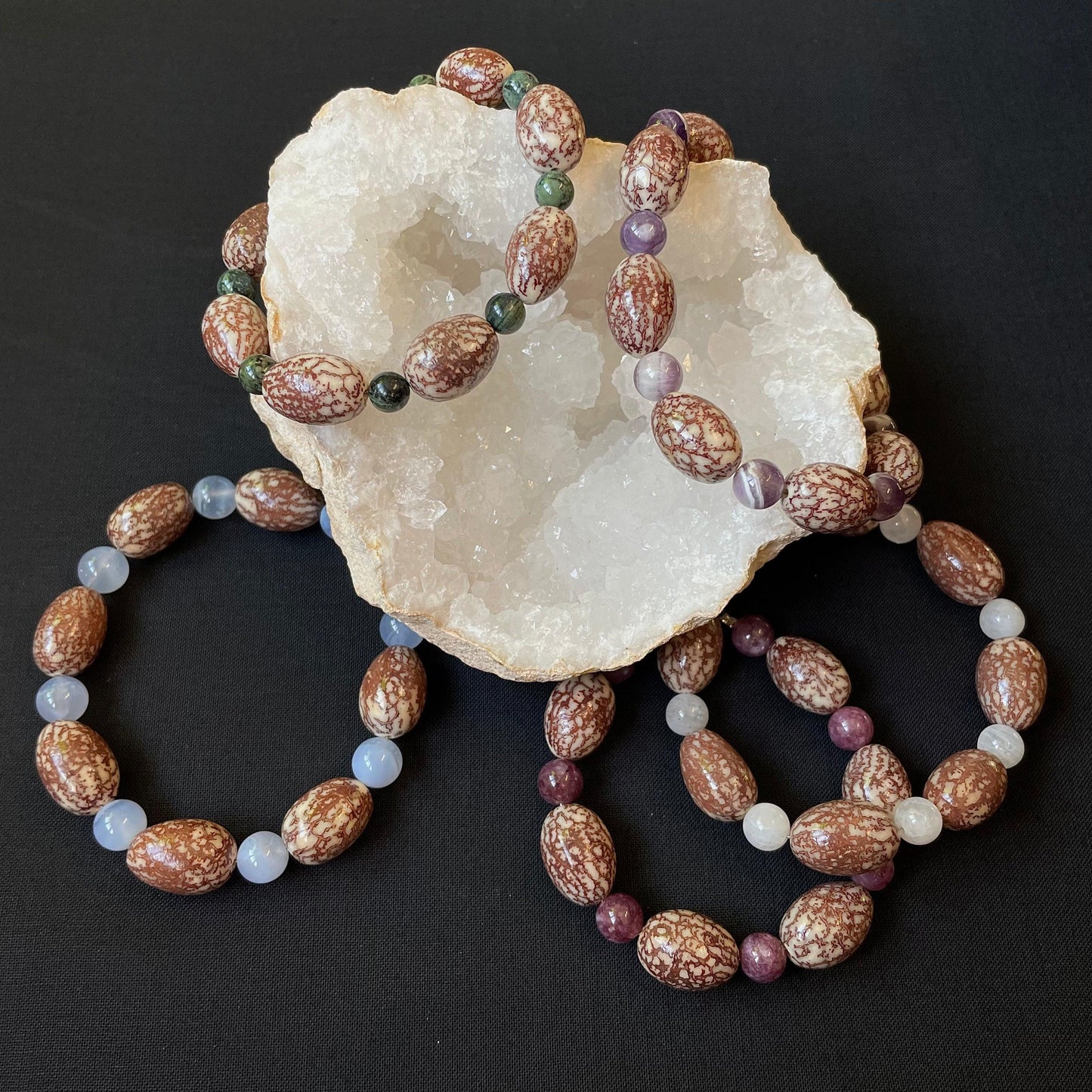 P.R.N.LEPIDOLITE.